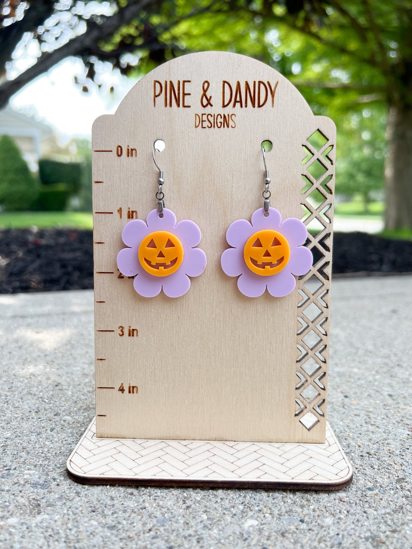 Daisy Pumpkin Dangles